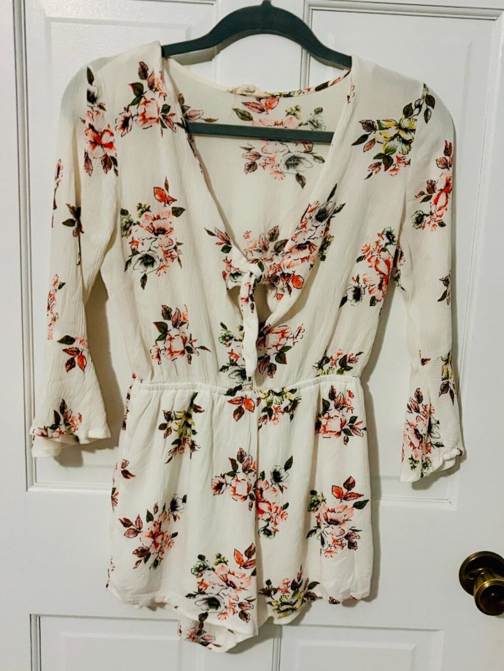 E&M White Rayon Floral Romper, Bell Sleeves, Tie-front w/Cut-out detail, Small